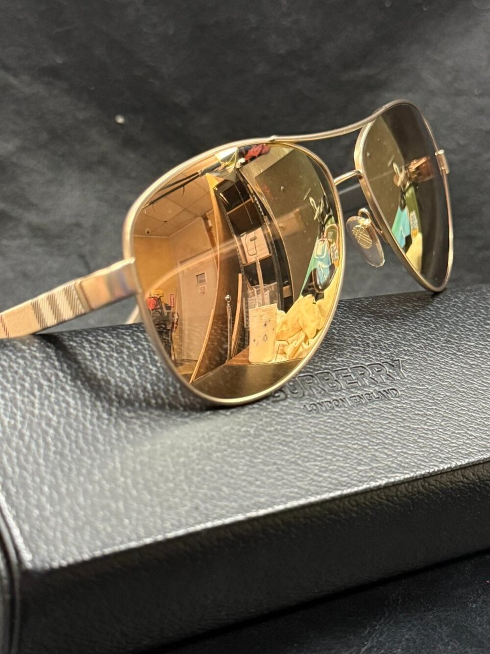 Burberry BE3080 Polarized Aviator Sunglasses Gold Gradient Unisex w/ Case